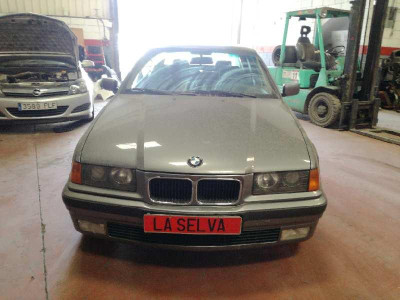 BMW SERIE 3 BERLINA (E36)