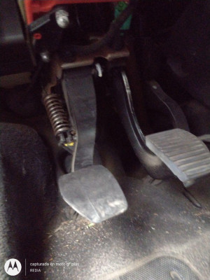 PEDAL EMBRAGUE