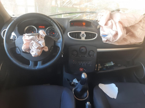 RENAULT CLIO III — автомобиль-донор на запчасти 