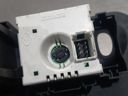 PANTALLA MULTIFUNCION RENAULT MEGANE I BERL./ BERL. CON PORTÓN (BA0) 