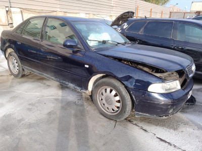 AUDI A4 BERLINA (B5)