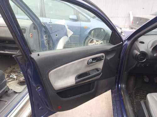 SEAT IBIZA (6L1) — vehículo donante para recambios 