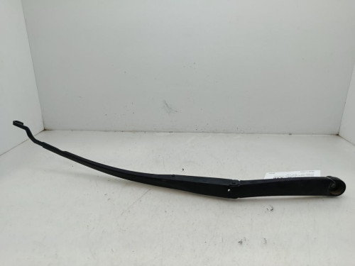 BRAZO LIMPIA DELANTERO DERECHO Kia CEED (CD) 