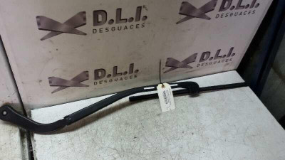 BRAZO LIMPIA DELANTERO DERECHO