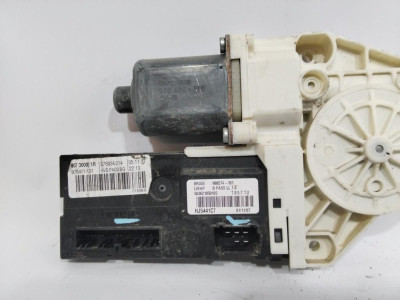 MOTOR ELEVALUNAS DELANTERO DERECHO