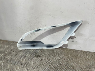 MOLDURA PARAGOLPE DELANTERA DERECHA