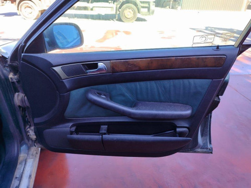  AUDI A6 BERLINA (4B2) 