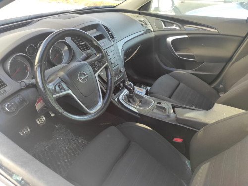 OPEL INSIGNIA BERLINA — vehículo donante para recambios 