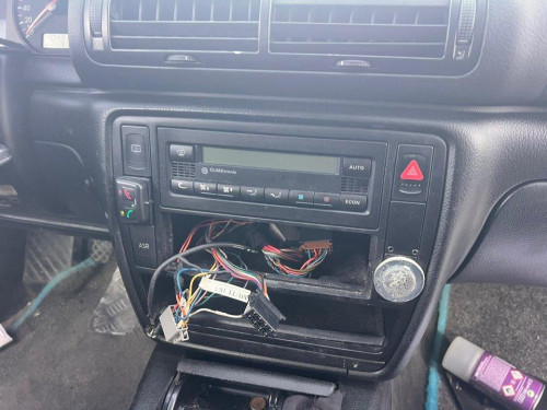  VOLKSWAGEN PASSAT BERLINA (3B2) 