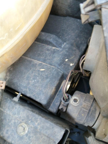 CAJA RELES / FUSIBLES Renault TRAFIC II COMBI 