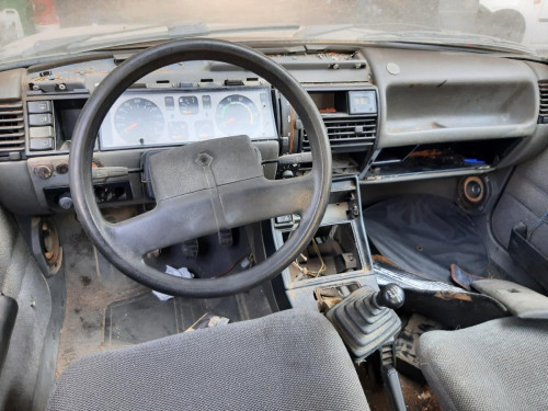  RENAULT 