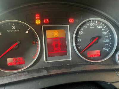 AUDI A4 BERLINA (8E)