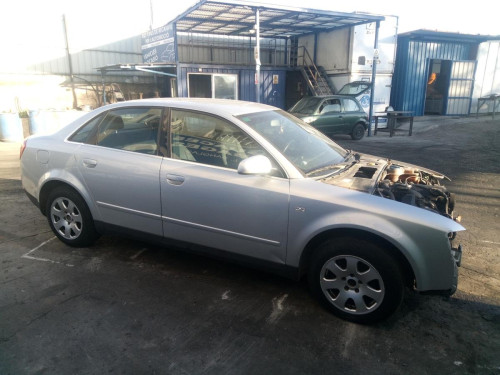  AUDI A4 BERLINA (8E) 