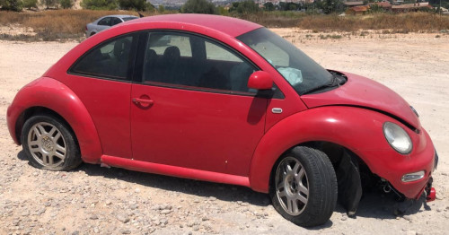 VOLKSWAGEN NEW BEETLE BERLINA (9C1/1C1) — автомобиль-донор на запчасти 