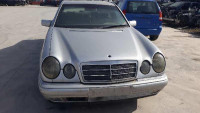 MERCEDES-BENZ CLASE E (BM 210) BERLINA