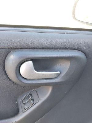 MANETA INTERIOR DELANTERA IZQUIERDA Opel Corsa C (2000->)