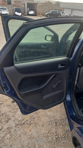 FORD FOCUS BERLINA (CAP) — vehículo donante para recambios 