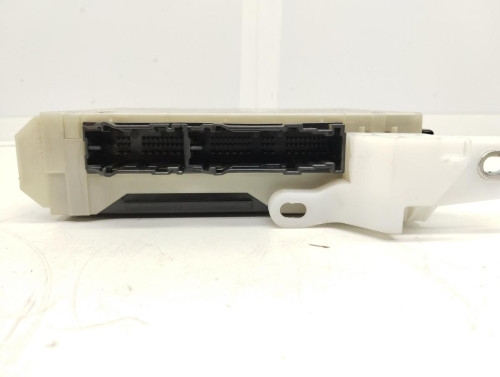 CAJA RELES / FUSIBLES Toyota C-HR (X10) 