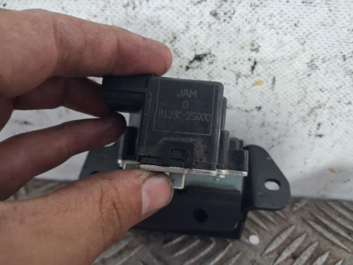 CERRADURA MALETERO / PORTON 