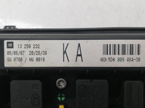  CAJA RELES / FUSIBLES OPEL ZAFIRA B 