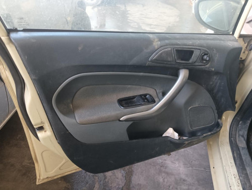 FORD FIESTA (CB1) — vehículo donante para recambios 