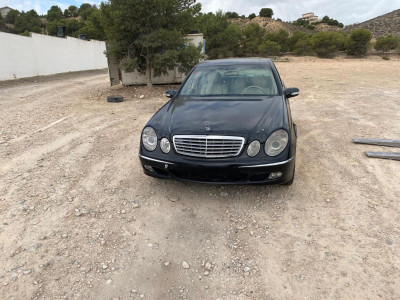 MERCEDES-BENZ CLASE E (BM 211) BERLINA