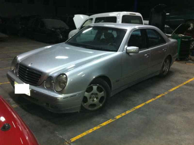 MERCEDES-BENZ CLASE E (BM 210) BERLINA