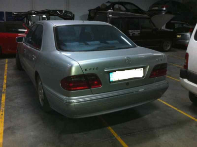 MERCEDES-BENZ CLASE E (BM 210) BERLINA