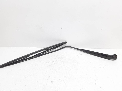 BRAZO LIMPIA TRASERO Mitsubishi MONTERO (V60/V70) 