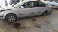 VOLKSWAGEN PASSAT BERLINA (3B2)