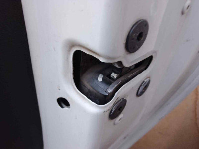 CERRADURA PUERTA TRASERA DERECHA