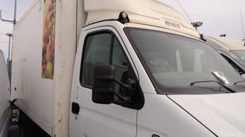  RENAULT MASCOTT (2004) 