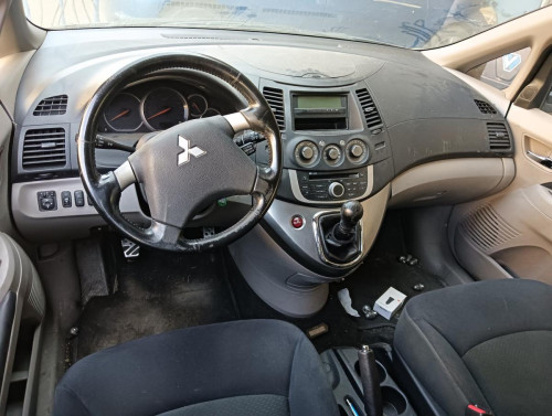 MITSUBISHI GRANDIS (NA0W) — Donor Vehicle for Used Parts 