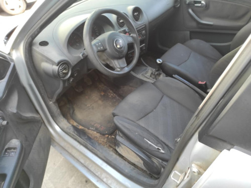 SEAT IBIZA (6L1) — vehículo donante para recambios 