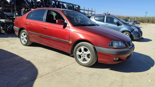  TOYOTA AVENSIS BERLINA (T22) 