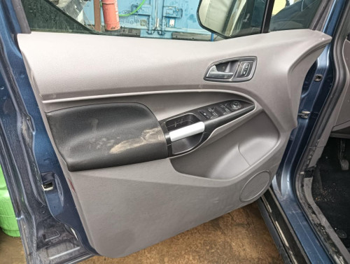 FORD TOURNEO CONNECT (CHC) — vehículo donante para recambios 