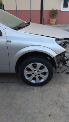 ALETA DELANTERA DERECHA Opel Astra H Berlina (11.2006->)