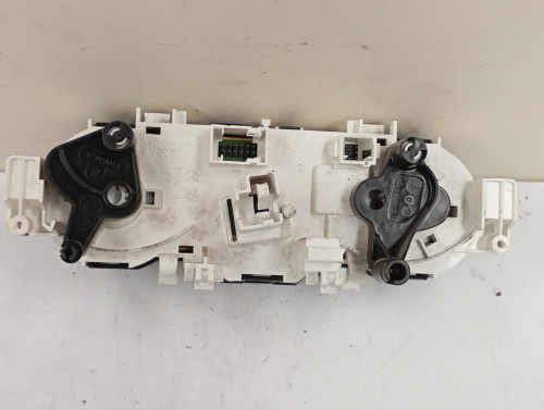 MANDO CALEFACCION / AIRE ACONDICIONADO Peugeot 2008 