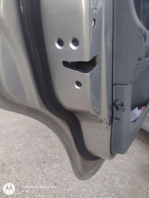 CERRADURA PUERTA TRASERA IZQUIERDA