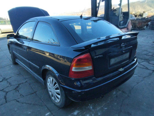 OPEL ASTRA G BERLINA — vehículo donante para recambios 