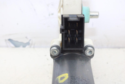 MOTOR ELEVALUNAS DELANTERO IZQUIERDO