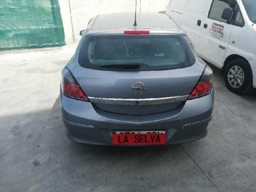 OPEL ASTRA H GTC — vehículo donante para recambios 