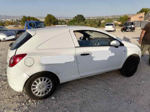 OPEL CORSA D — vehículo donante para recambios 