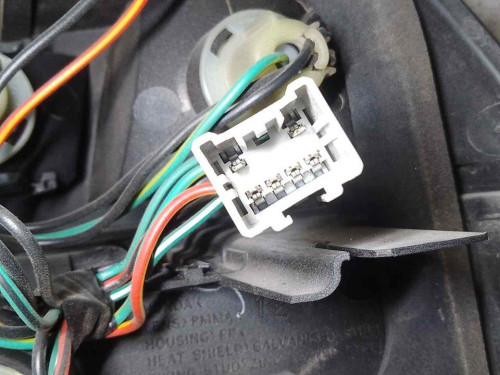 PILOTO TRASERO IZQUIERDO Honda CIVIC 5 PUERTAS (MA/MB) 