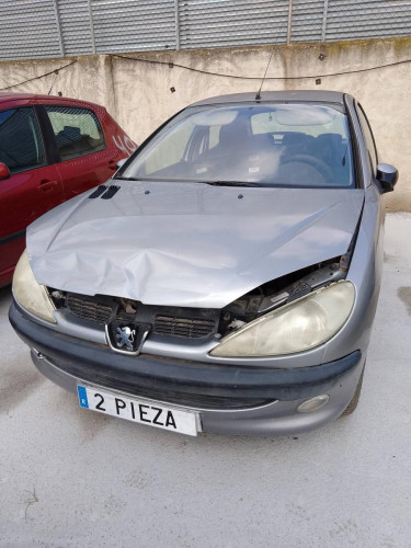 PEUGEOT 206 — vehículo donante para recambios 