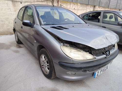 PEUGEOT 206 — vehículo donante para recambios 