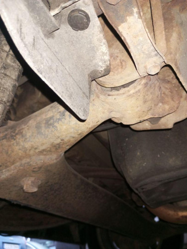 EJE TRASERO Toyota COROLLA VERSO (R1) 