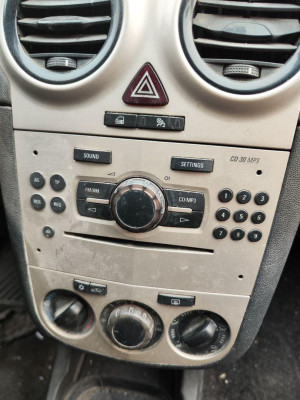 SISTEMA AUDIO / RADIO CD