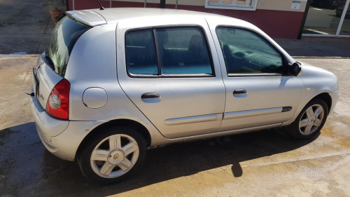  Renault Clio II Symbol (2001->) SIN IDENTIFICAR 