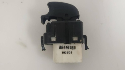  MANDO ELEVALUNAS TRASERO DERECHO MITSUBISHI MONTERO (V60/V70) 